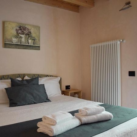La Tana Del Tasso Rooms&Breakfast Camerata Cornello 外观 照片