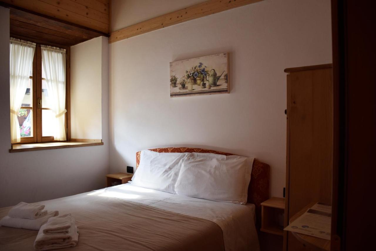 La Tana Del Tasso Rooms&Breakfast Camerata Cornello 外观 照片
