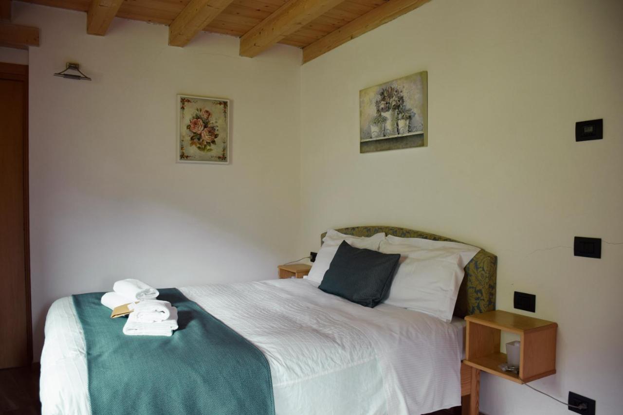 La Tana Del Tasso Rooms&Breakfast Camerata Cornello 外观 照片