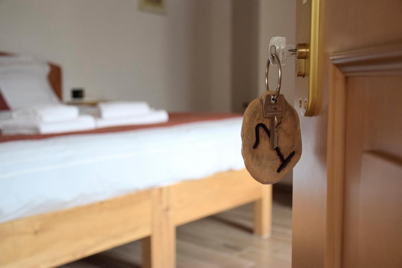 La Tana Del Tasso Rooms&Breakfast Camerata Cornello 外观 照片