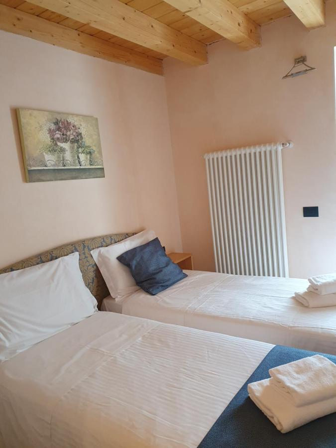 La Tana Del Tasso Rooms&Breakfast Camerata Cornello 外观 照片