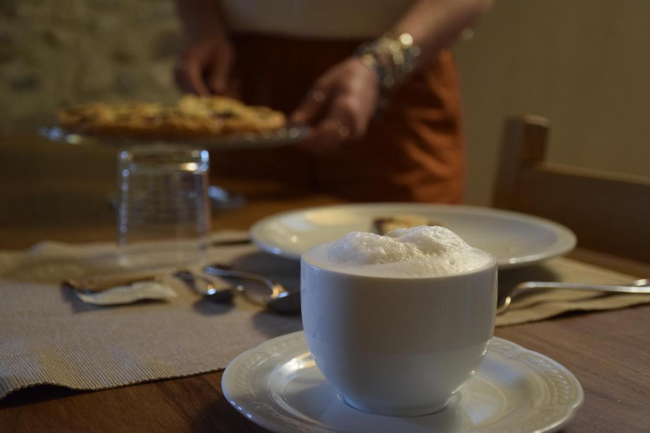 La Tana Del Tasso Rooms&Breakfast Camerata Cornello 外观 照片