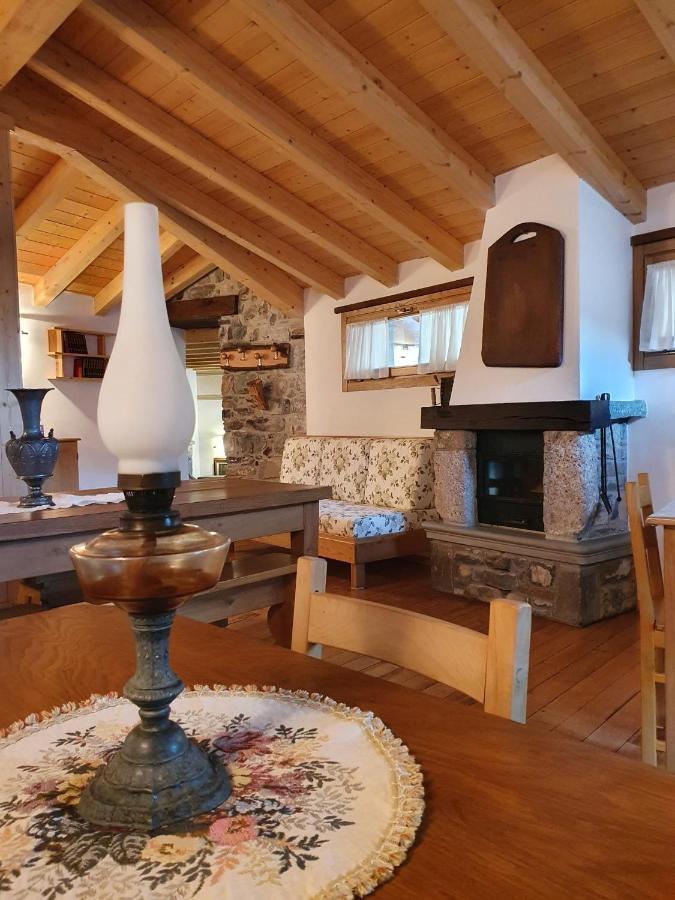 La Tana Del Tasso Rooms&Breakfast Camerata Cornello 外观 照片
