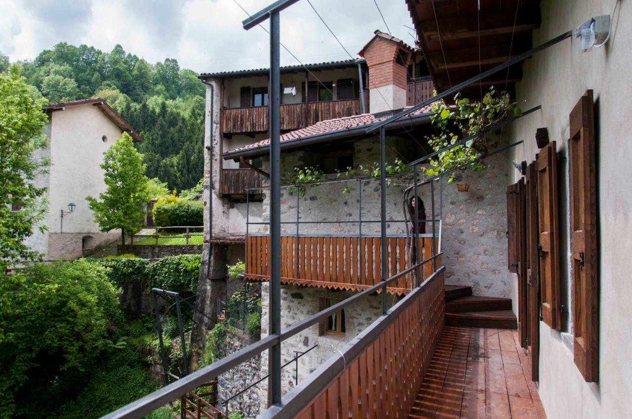 La Tana Del Tasso Rooms&Breakfast Camerata Cornello 外观 照片