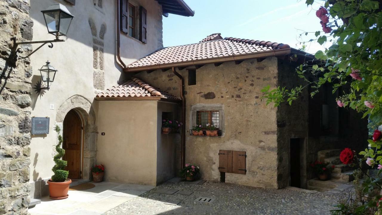 La Tana Del Tasso Rooms&Breakfast Camerata Cornello 外观 照片