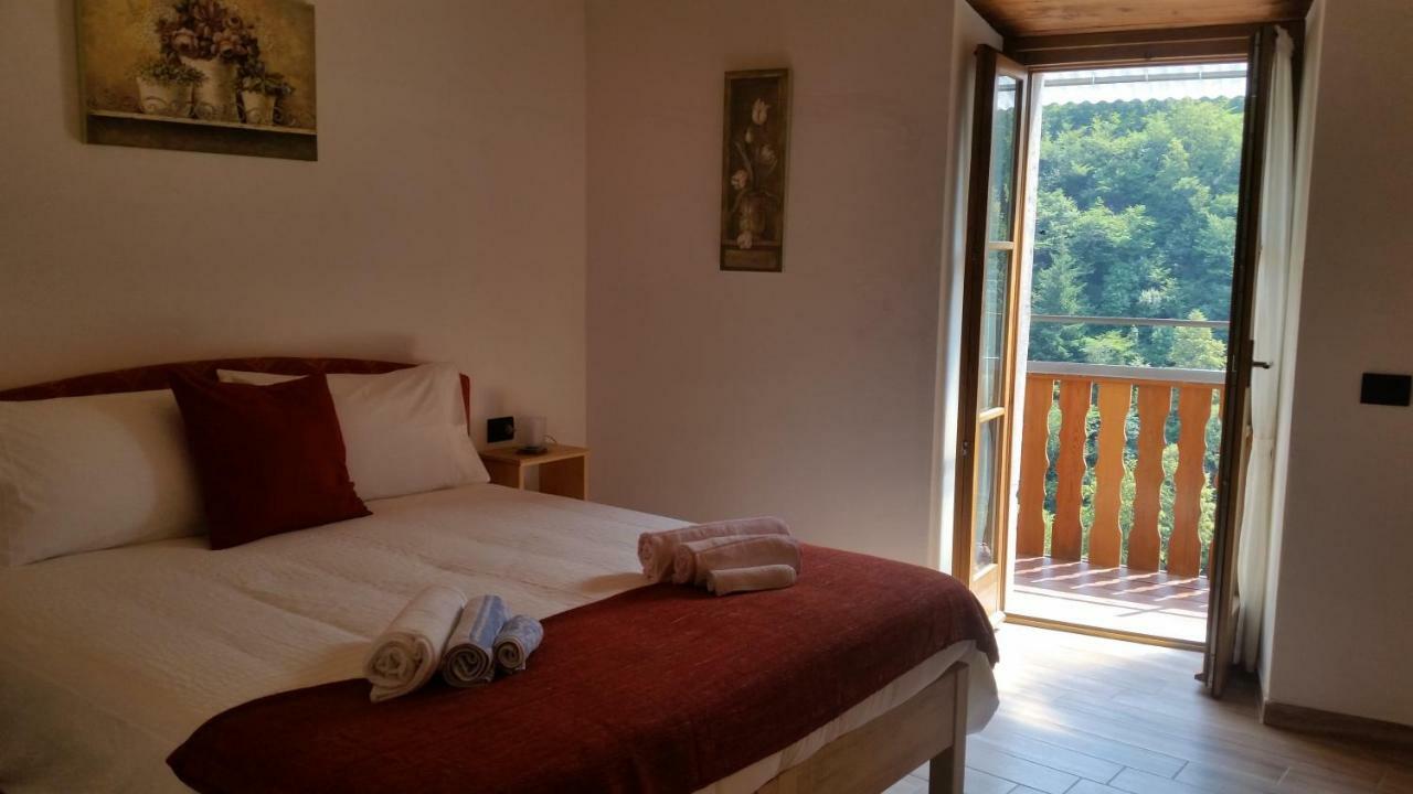 La Tana Del Tasso Rooms&Breakfast Camerata Cornello 外观 照片